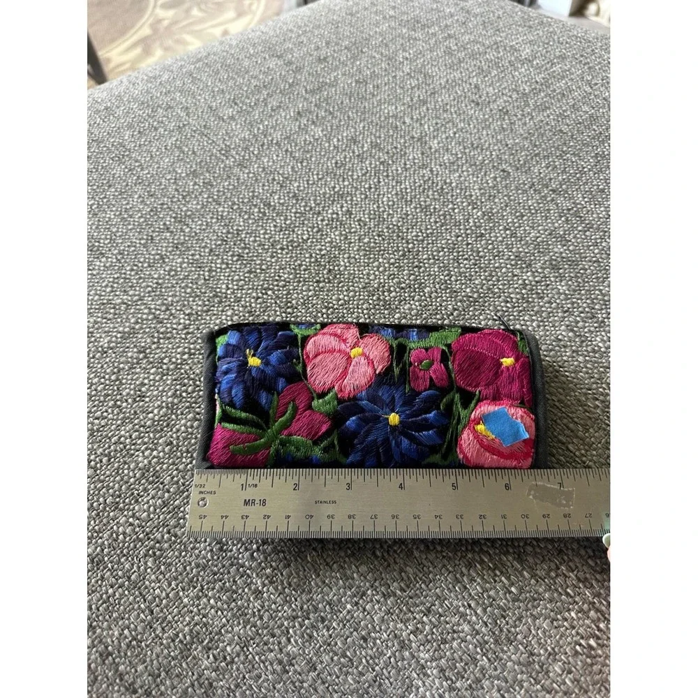 Vintage Mexican Hand Embroidered Floral  Black Zipper eye‎ glass holder  VGUC